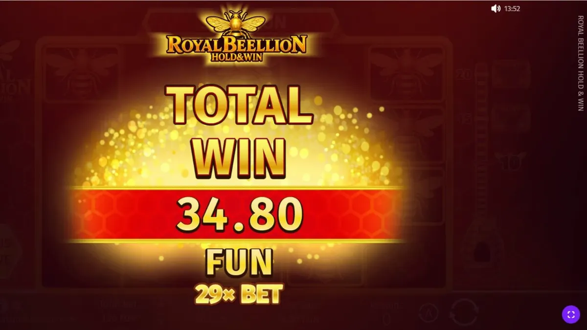 Royal Beellion Hold & Win slot game interface na may mga gintong bubuyog at prutas